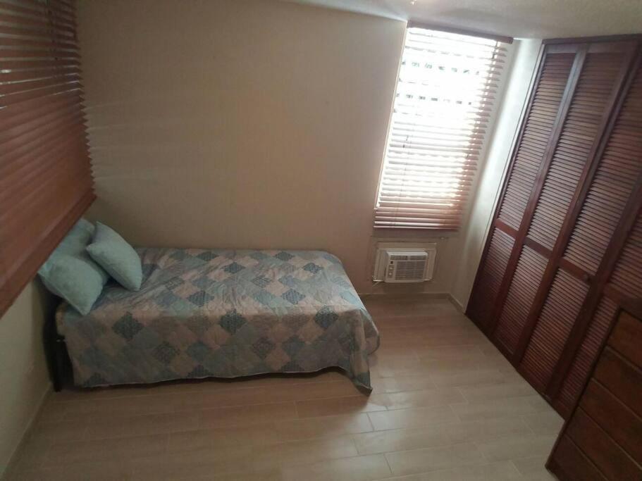 1St Floor, A/C Everywhere, Balcony With Beach View In Luquillo Exterior foto